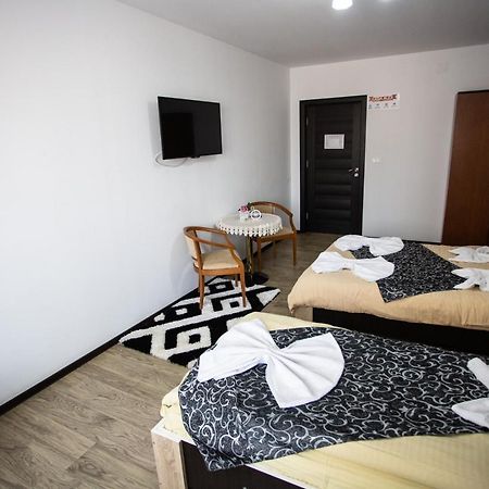 ホテル Casa Alex Târgu Jiu エクステリア 写真
