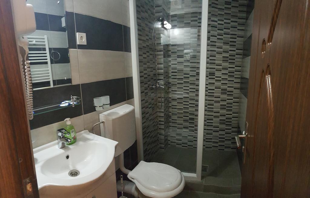 ホテル Casa Alex Târgu Jiu 部屋 写真