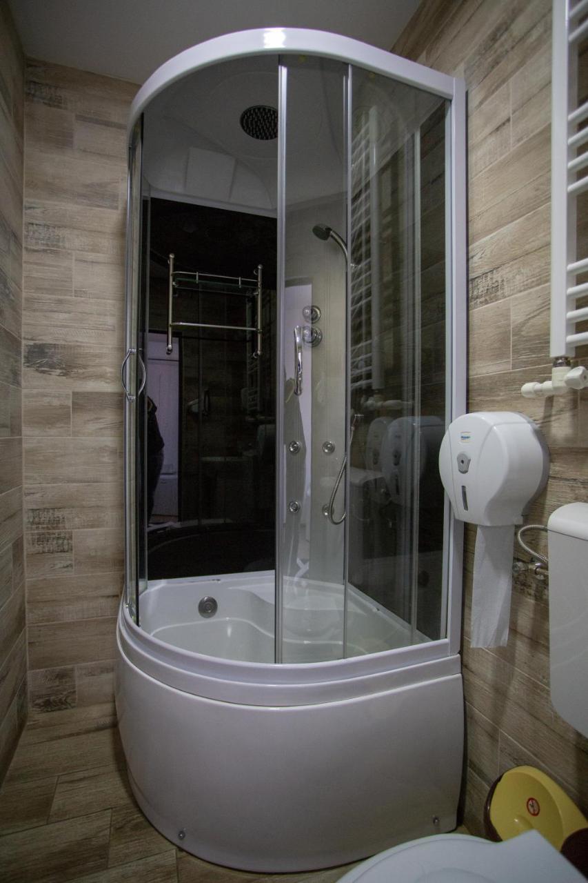 ホテル Casa Alex Târgu Jiu エクステリア 写真